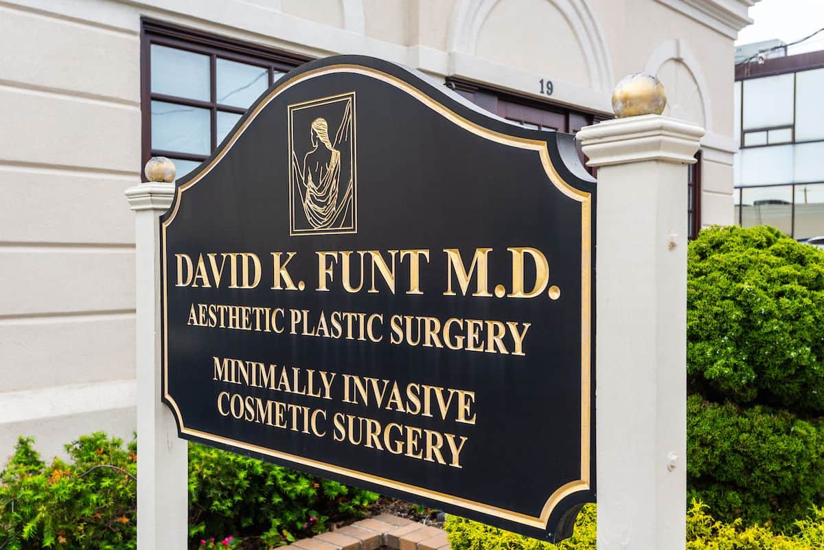 Dr. Funt Storefront Sign on Long Island